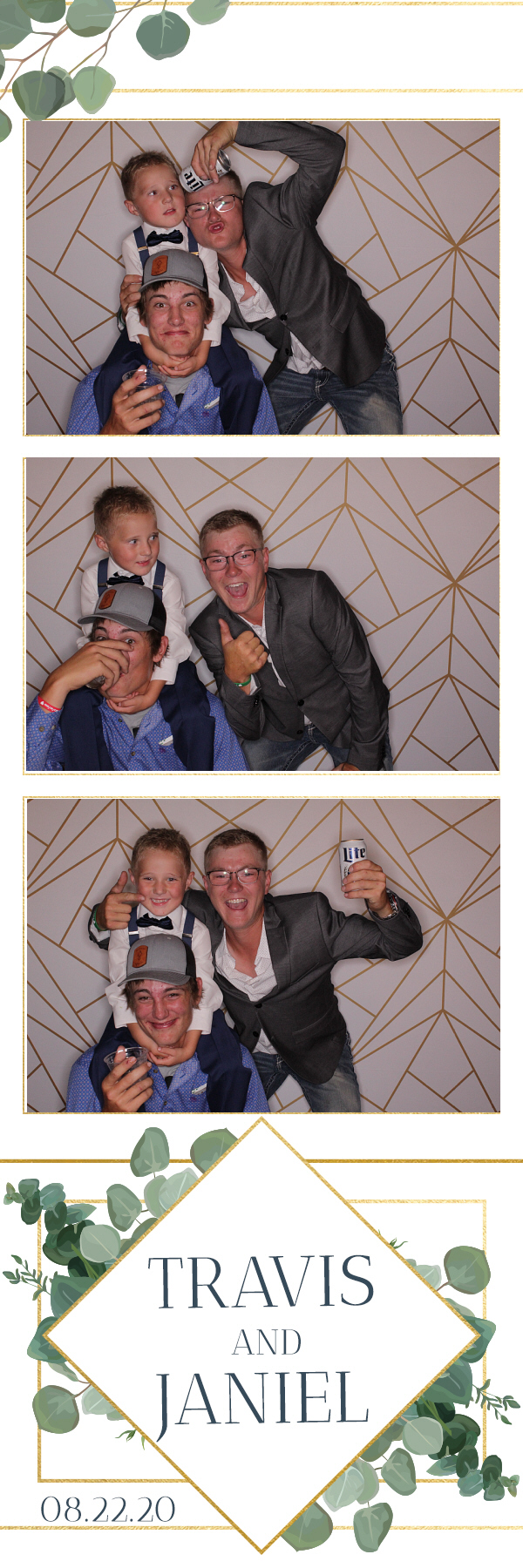Jacquie & Dennis’ Wedding | View more photos from the event at gallery.photoboothbillings.com/u/PhotoBoothBillings/Jacquie-Dennis’-Wedding-0